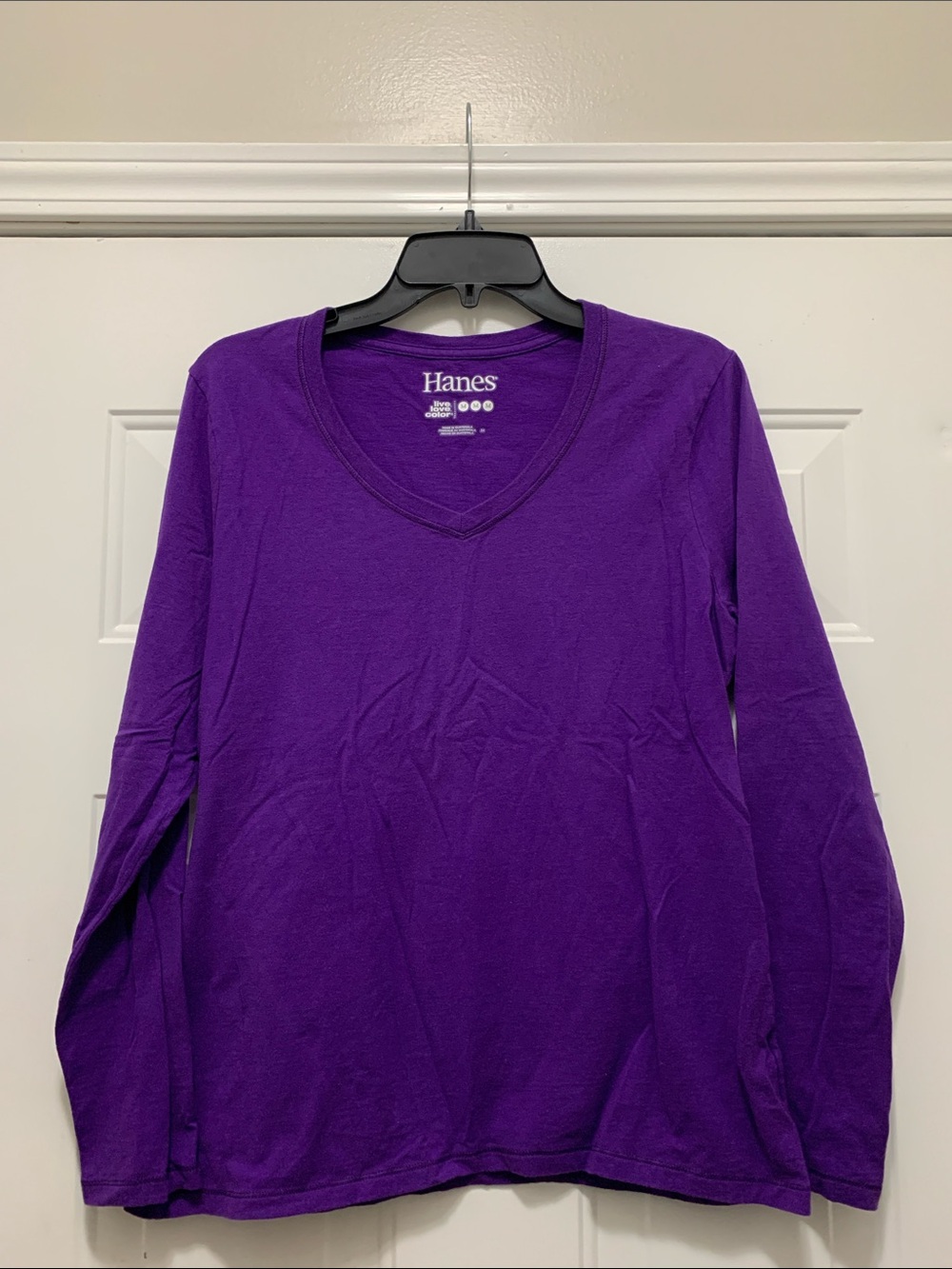4/$10 Hanes 100% Cotton Women's V-Neck Long Sleeve Top in Purple Size Medium